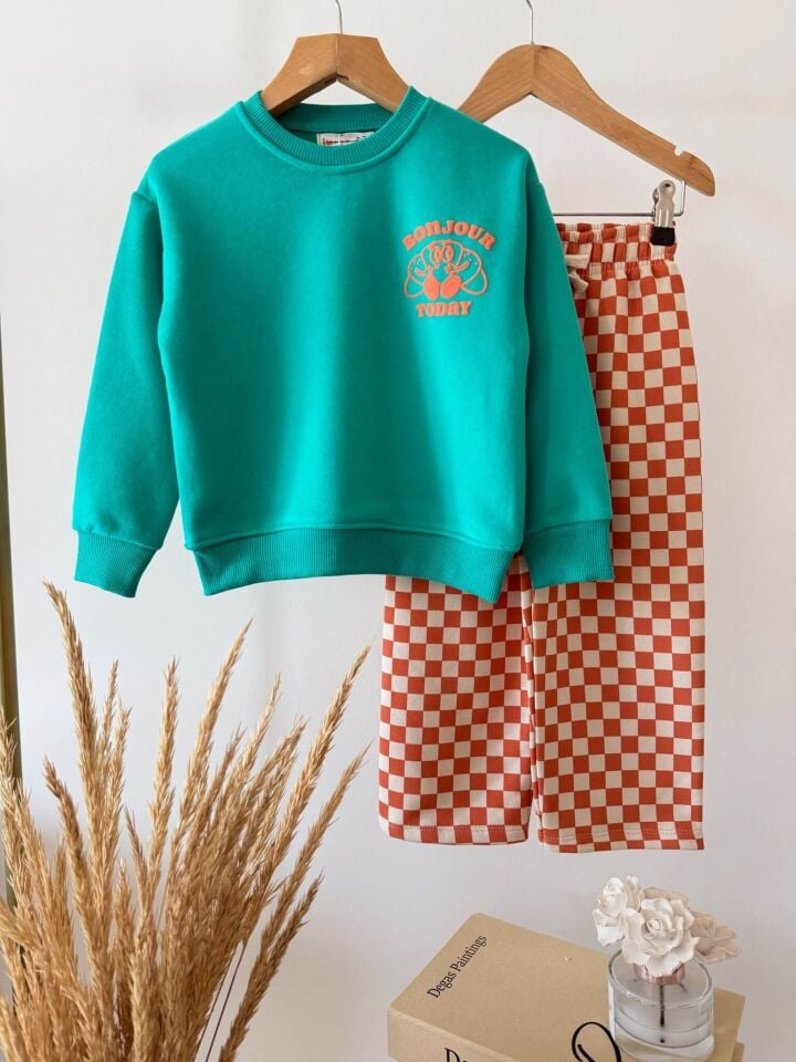 Kruvasan Baskılı %100 Pamuklu Yeşil Sweatshirt ve Kareli Pantolon - Erkek Çocuk İkili Takım