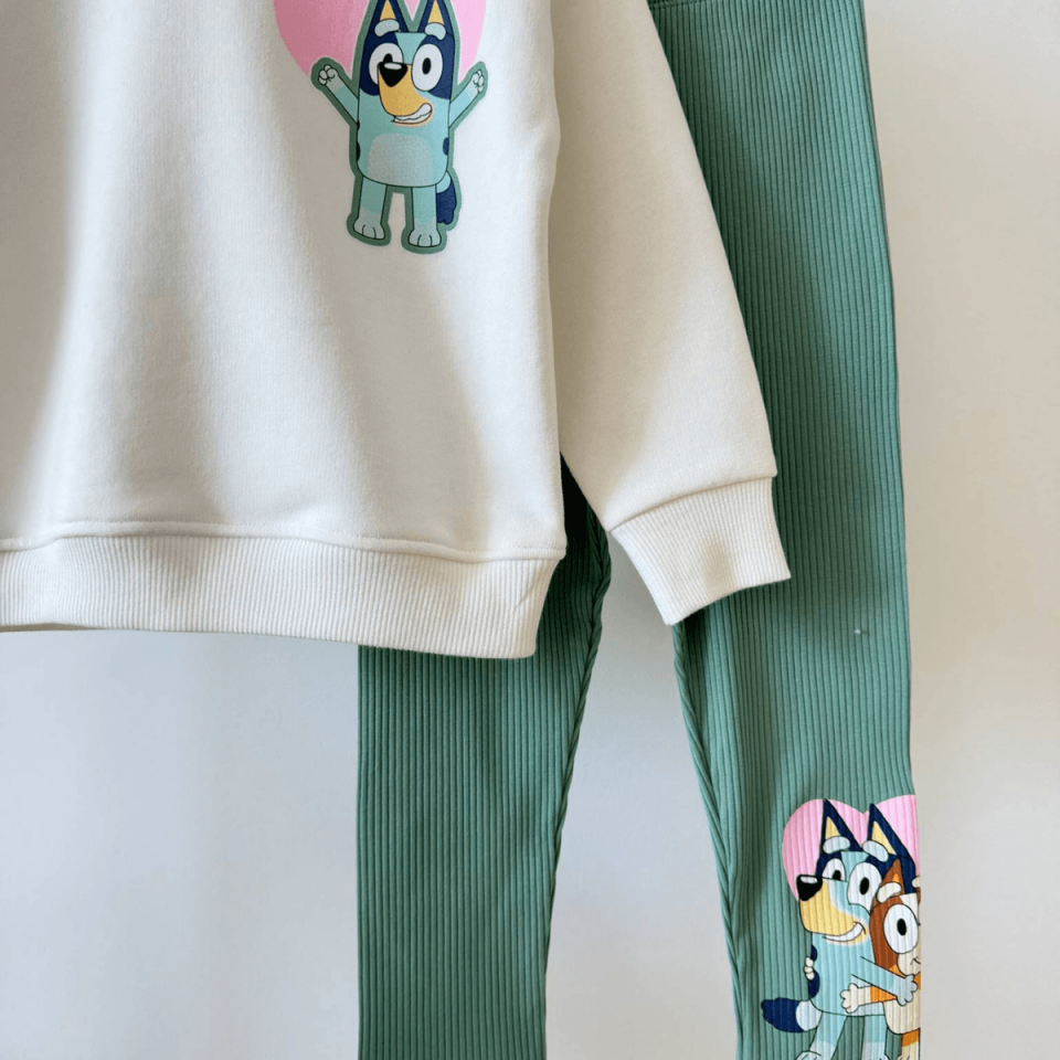 Bluey Baskılı %100 Pamuklu Sweatshirt ve Lastikli Yeşil Taytlı Alt Üst Kız Çocuk Takım